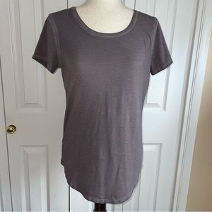 Lululemon t-shirt size 6